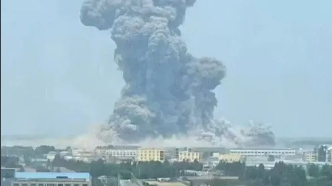 爆炸震碎一公里外窗户影响范围惊人！不朽情
